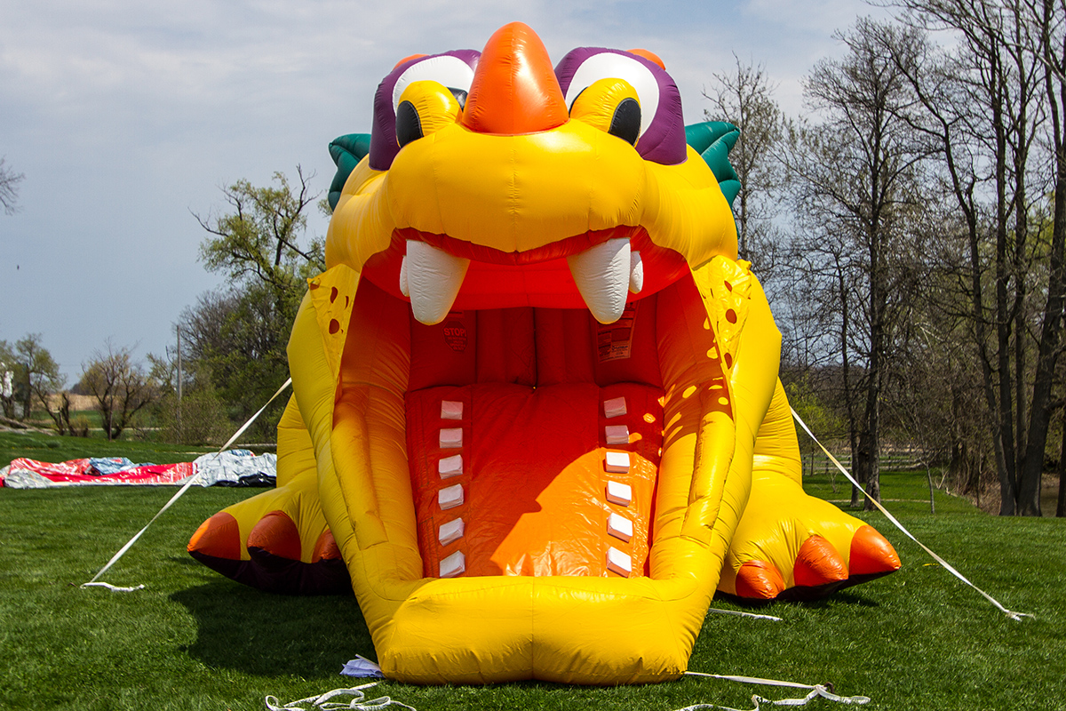 inflatable yard dragon