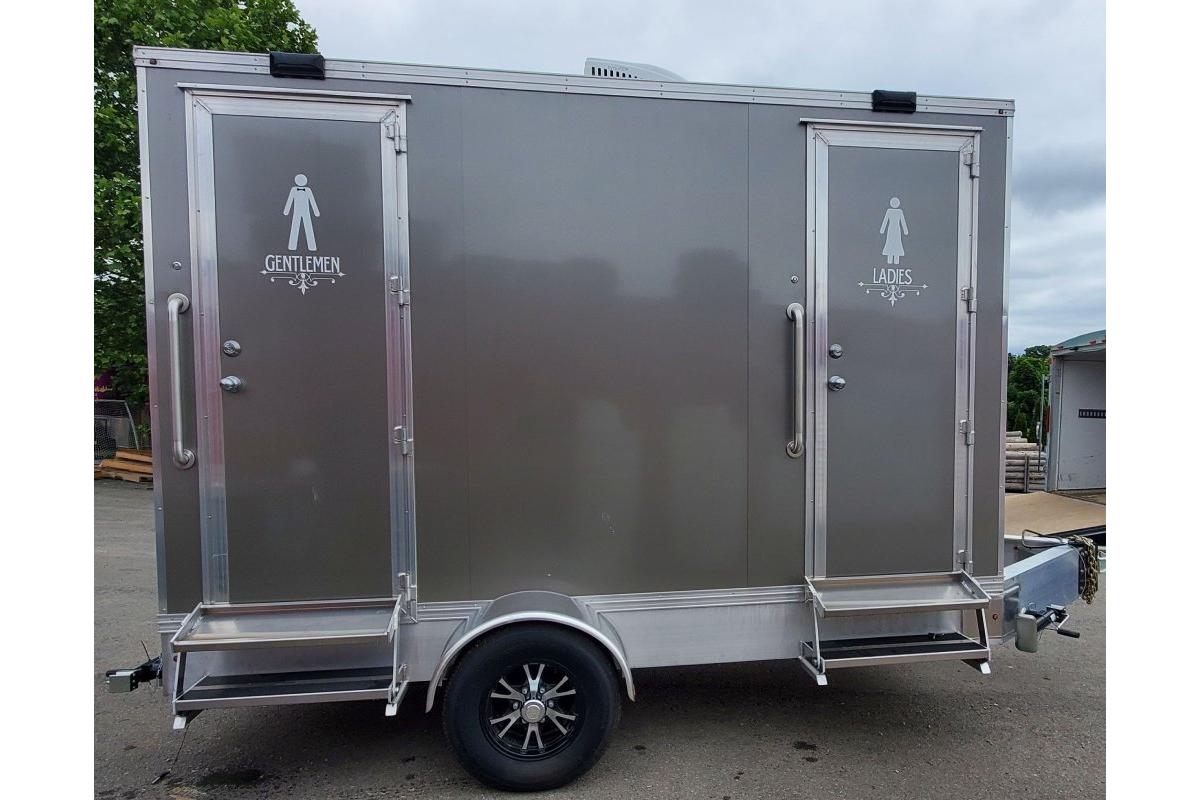 Double Unit Restroom Trailer